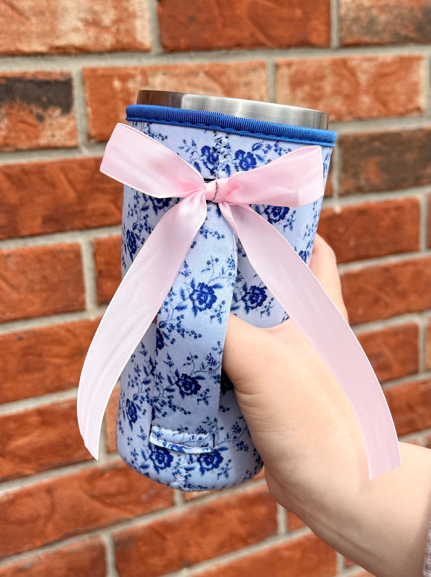 BLUE FLORAL | RIBBON TEA KOOZIE